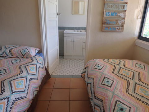 Lazy Lobster Holiday Units & Chalets - Hotel Gold Coast 2