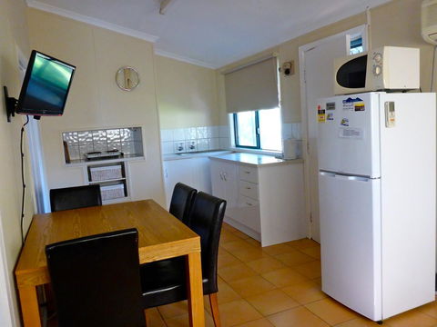 Lazy Lobster Holiday Units & Chalets - Hotel Gold Coast 24
