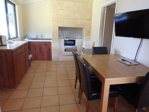 Lazy Lobster Holiday Units & Chalets - Hotel Gold Coast 4