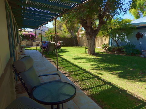 Lazy Lobster Holiday Units & Chalets - Hotel Gold Coast 30