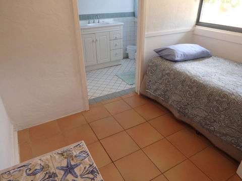 Lazy Lobster Holiday Units & Chalets - Hotel Gold Coast 12