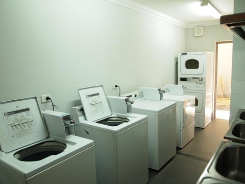 The Emperors Crown Hostel - Hotel Gold Coast 44