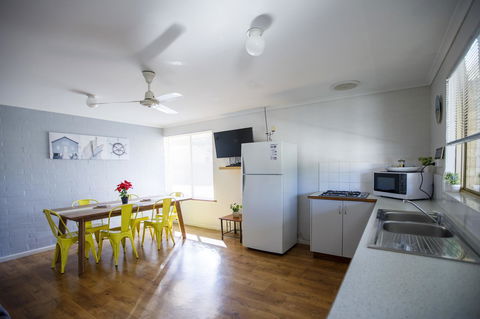 Shark Bay Seafront Apartments - Hotel Gold Coast 1