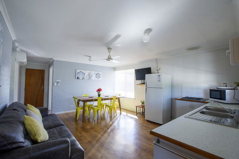 Shark Bay Seafront Apartments - Hotel Gold Coast 39