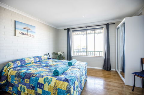 Shark Bay Seafront Apartments - Hotel Gold Coast 29