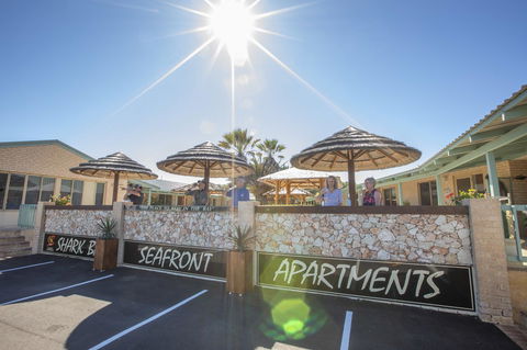 Shark Bay Seafront Apartments - Hotel Gold Coast 27