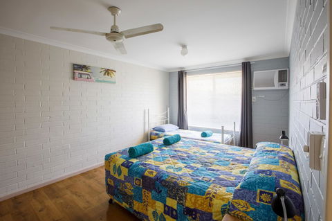 Shark Bay Seafront Apartments - Hotel Gold Coast 18