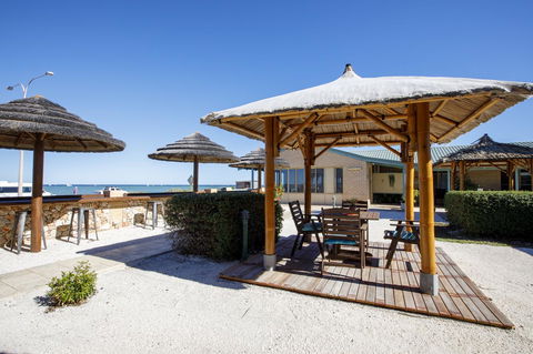 Shark Bay Seafront Apartments - Hotel Gold Coast 21