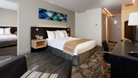 Holiday Inn Perth City Centre, An IHG Hotel - Hotel Gold Coast 21