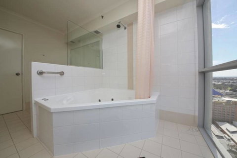 Centre Of Perth Whole Apartment W/view&spa&pool&wifi - Hotel Gold Coast 13