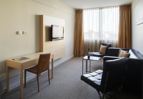 Quality Hotel Ambassador Perth - Hotel Gold Coast 25