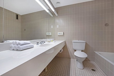 Quality Hotel Ambassador Perth - Hotel Gold Coast 28