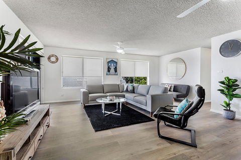 Laman Lodge, Unit 2, 15 Laman Street - Hotel Gold Coast 1