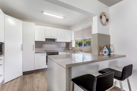 Laman Lodge, Unit 2, 15 Laman Street - Hotel Gold Coast 6