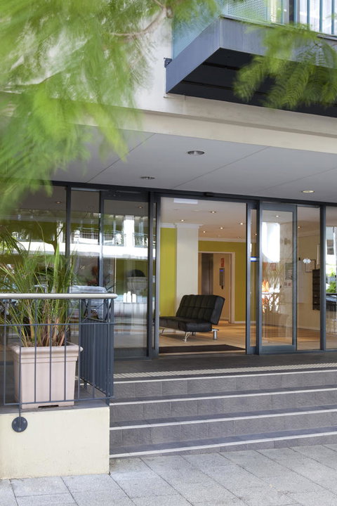 Mont Clare Boutique Apartments - Hotel Gold Coast 8