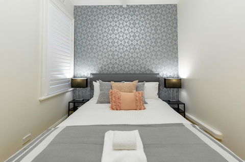 Heritage Townhouse Near Harbour Bridge - Hotel Gold Coast 11