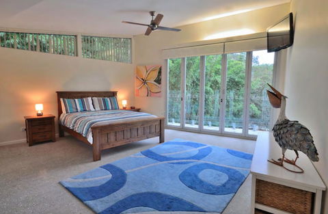 Crescent Head Spa Villa - Hotel Gold Coast 2