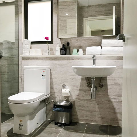 Modern & Cosy 2-Bedroom Apartment Hornsby - Hotel Gold Coast 12