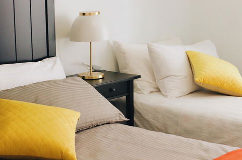 Modern & Cosy 2-Bedroom Apartment Hornsby - Hotel Gold Coast 0