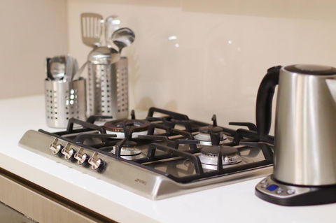 Modern & Cosy 2-Bedroom Apartment Hornsby - Hotel Gold Coast 10