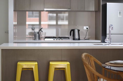 Modern & Cosy 2-Bedroom Apartment Hornsby - Hotel Gold Coast 8