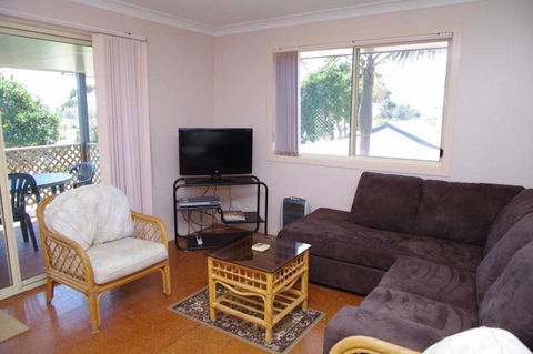 Bellhaven 2, 17 Willow Street - Hotel Gold Coast 1