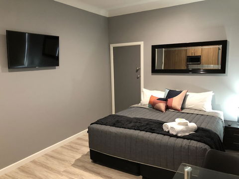 The Mark Studios - Hotel Gold Coast 1