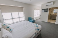 Book Hamilton Accommodation Vacations Hotel Gold Coast Hotel Gold Coast