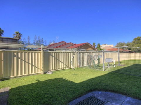 45 Wharf Street - Whole House - Hotel Gold Coast 10