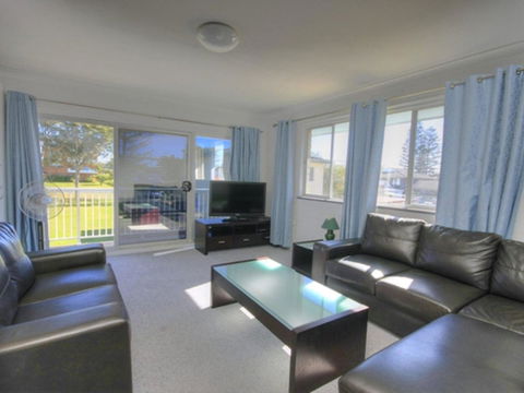 45 Wharf Street - Whole House - Hotel Gold Coast 0
