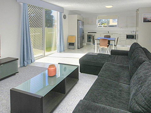 45 Wharf Street - Whole House - Hotel Gold Coast 2