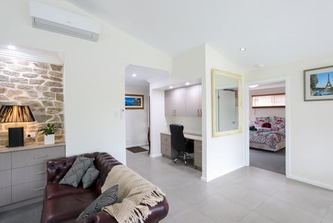 Armidale Cottage - House 2 - Hotel Gold Coast 9