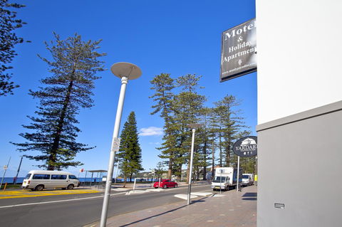 Manly Paradise Motel & Apartments - Hotel Gold Coast 18