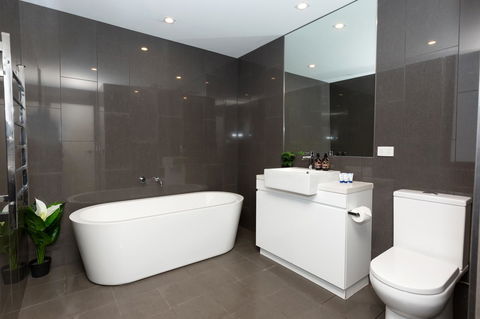 Brand New Executive Apartment - Hotel Gold Coast 10