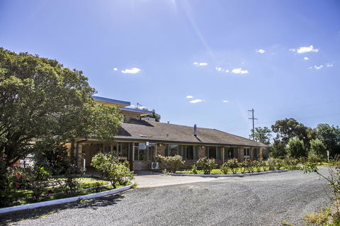 Allonville Gardens Motel - Hotel Gold Coast 11