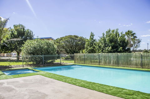 Allonville Gardens Motel - Hotel Gold Coast 8