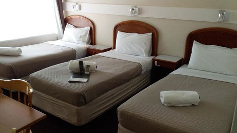 Allonville Gardens Motel - Hotel Gold Coast 3