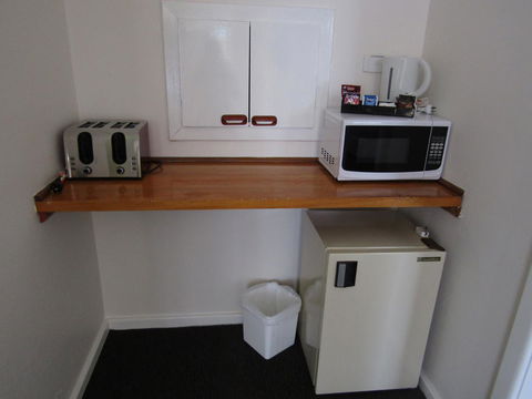 Allonville Gardens Motel - Hotel Gold Coast 21
