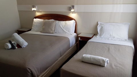 Allonville Gardens Motel - Hotel Gold Coast 4