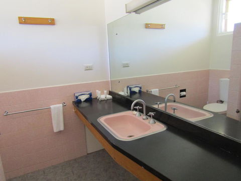 Allonville Gardens Motel - Hotel Gold Coast 18