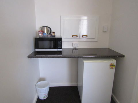 Allonville Gardens Motel - Hotel Gold Coast 16