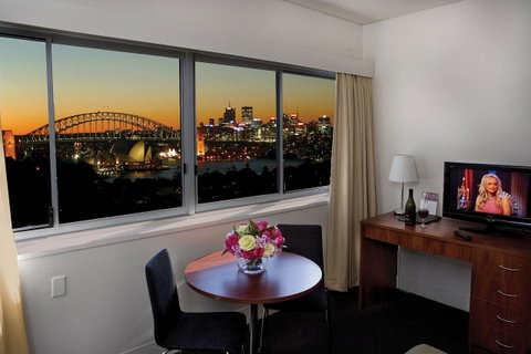 Macleay Hotel - Hotel Gold Coast 0
