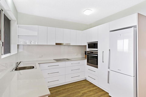 Victoria Parade, Kiah, Unit 10, 53 - Hotel Gold Coast 4