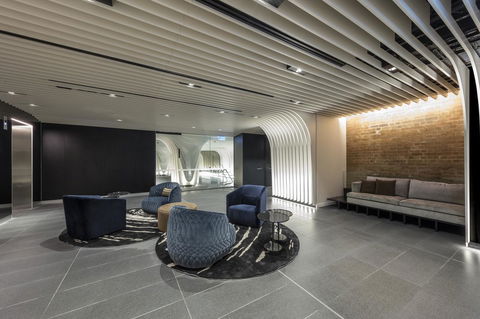 SKYE Suites Sydney - Hotel Gold Coast 12