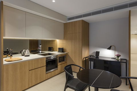 SKYE Suites Sydney - Hotel Gold Coast 20