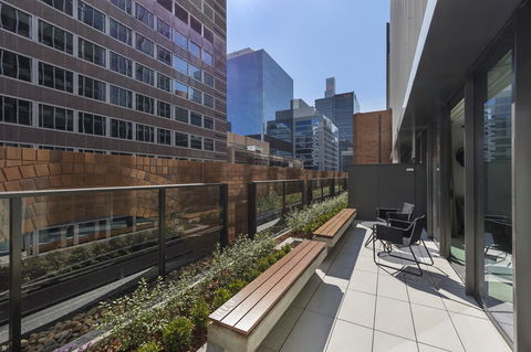 SKYE Suites Sydney - Hotel Gold Coast 18