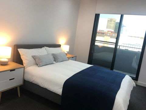 Specious Apartment With 2 Large Bedrooms - Hotel Gold Coast 7