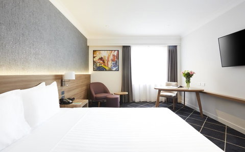 Furama Darling Harbour - Hotel Gold Coast 7