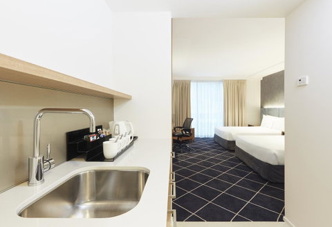 Furama Darling Harbour - Hotel Gold Coast 38