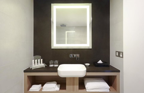 Furama Darling Harbour - Hotel Gold Coast 8